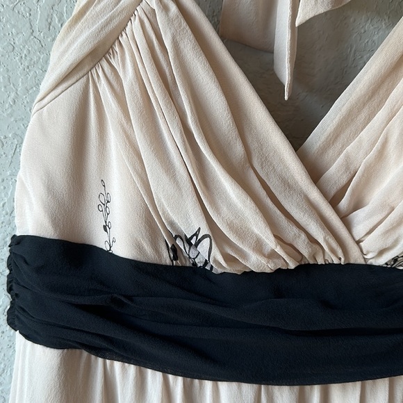 MaxAzria 100% Silk Halter Dress size 8 - Picture 3 of 15